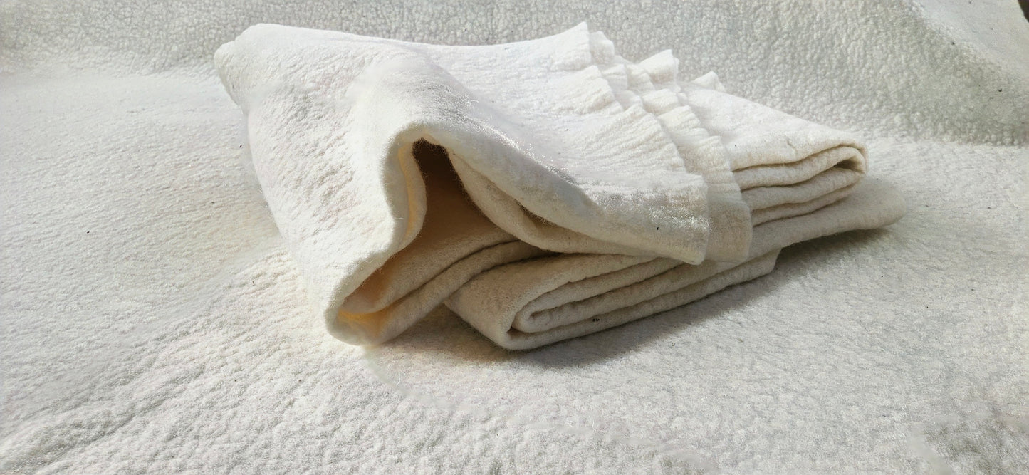 Wool felt mattress protector