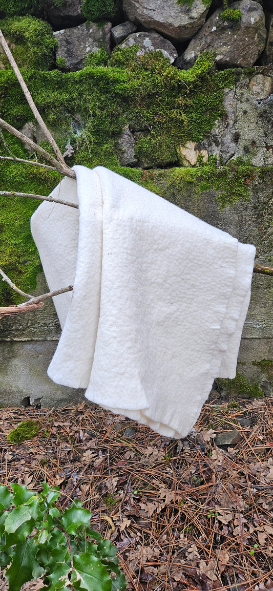 Wool felt mattress protector